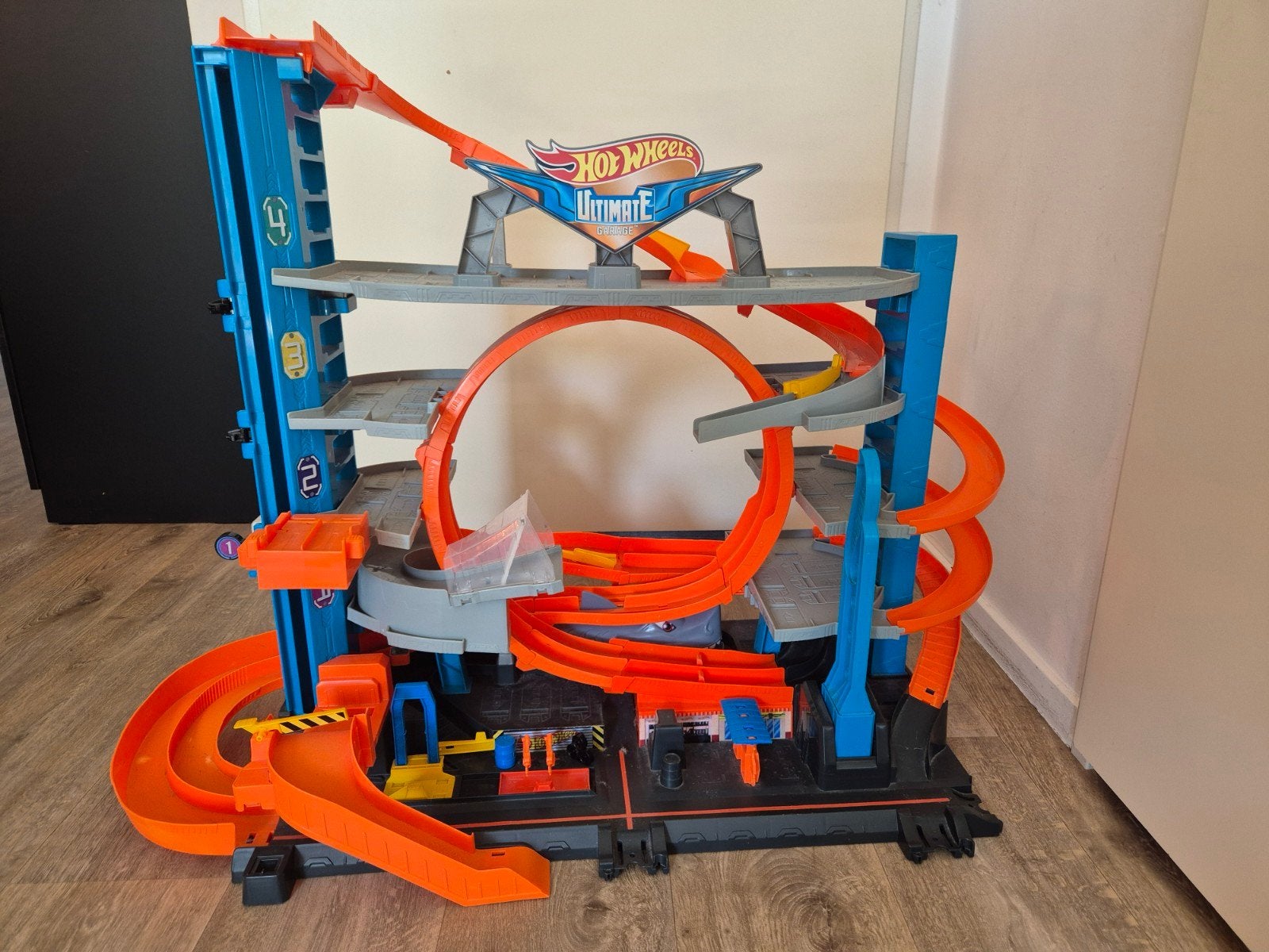 Hot Wheels Ultimate Garage Racebaan met Looping, Kinderen en Baby's, Speelgoed | Racebanen, Ophalen, Handmatig, Hot Wheels, Met looping