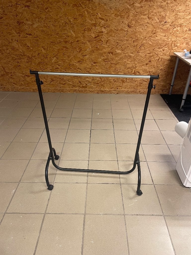 Kledingrek gratis ophalen, Kleding | Dames, Ophalen, Gebruikt