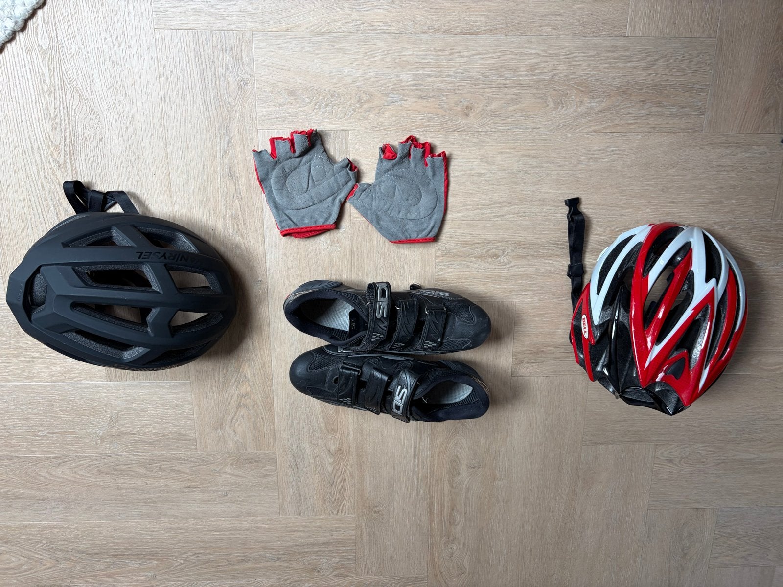 Fietsuitrusting: Helmen, schoenen en handschoenen, Ophalen of Verzenden, Gebruikt, Overige maten, Heer of Dame