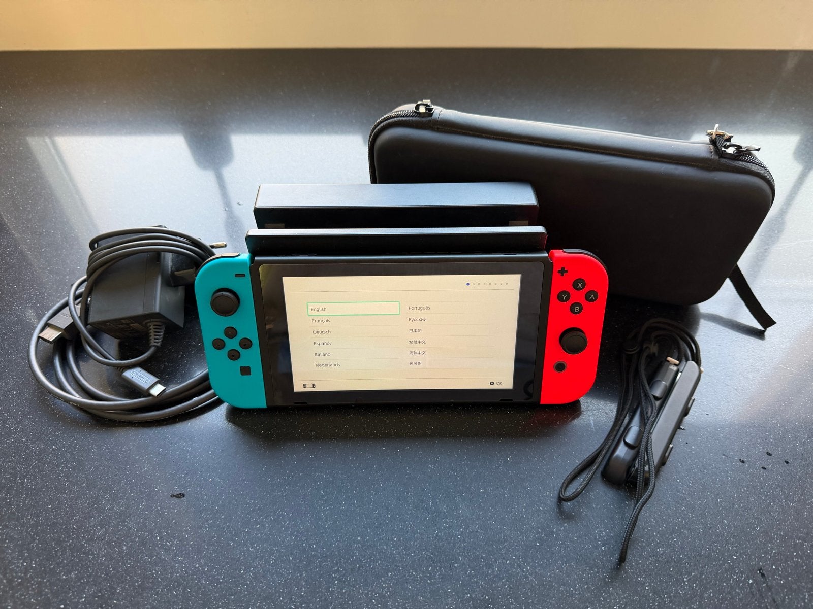 Nintendo Switch met Dock, Joy-Cons en Oplader, Ophalen of Verzenden, Gebruikt, Met 2 controllers, Switch Original