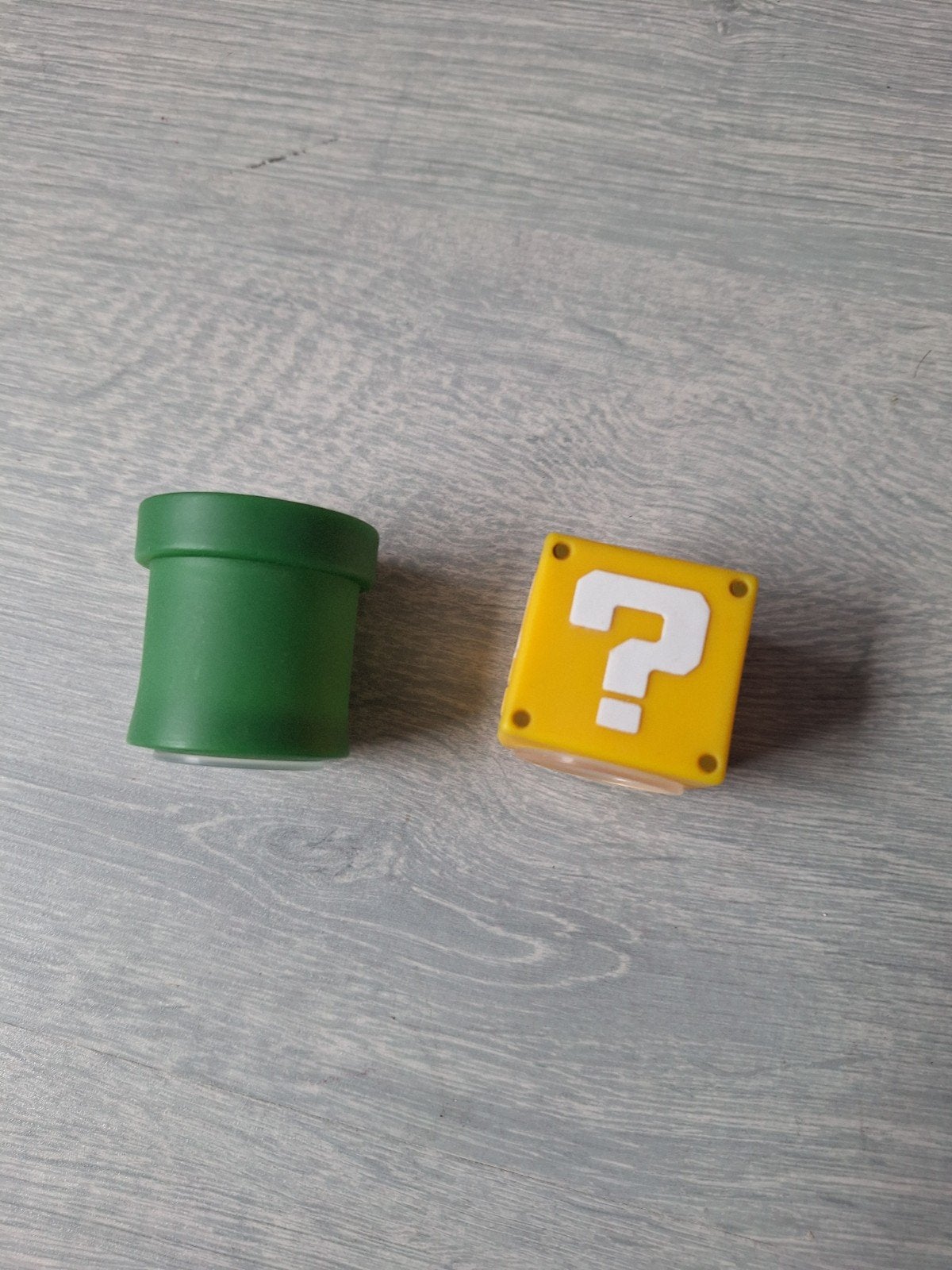 2 verschillende Mario items, Verzamelen, Poppetjes en Figuurtjes, Ophalen of Verzenden