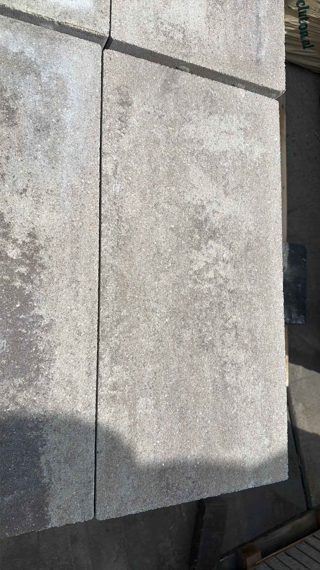Geo stretto Lazise 30/60/4cm rest partij 40m2, Ophalen, Zo goed als nieuw, Beton, Terrastegels