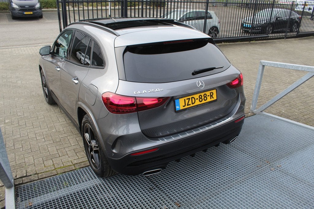 Mercedes-Benz GLA 250 e AMG Night edition/Panoramadak/Sfeerv, Auto's, 12 maanden, Euro 6, 4 cilinders, Alcantara