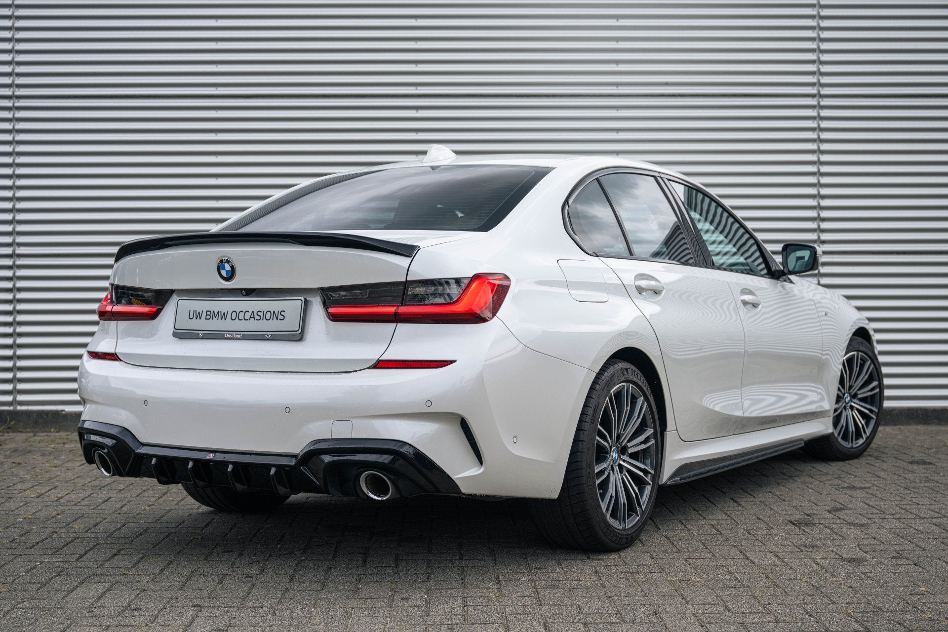 BMW 3 Serie 320i High Executive M Sport Automaat / Schuif-ka, Automaat, Achterwielaandrijving, Gebruikt, 4 cilinders