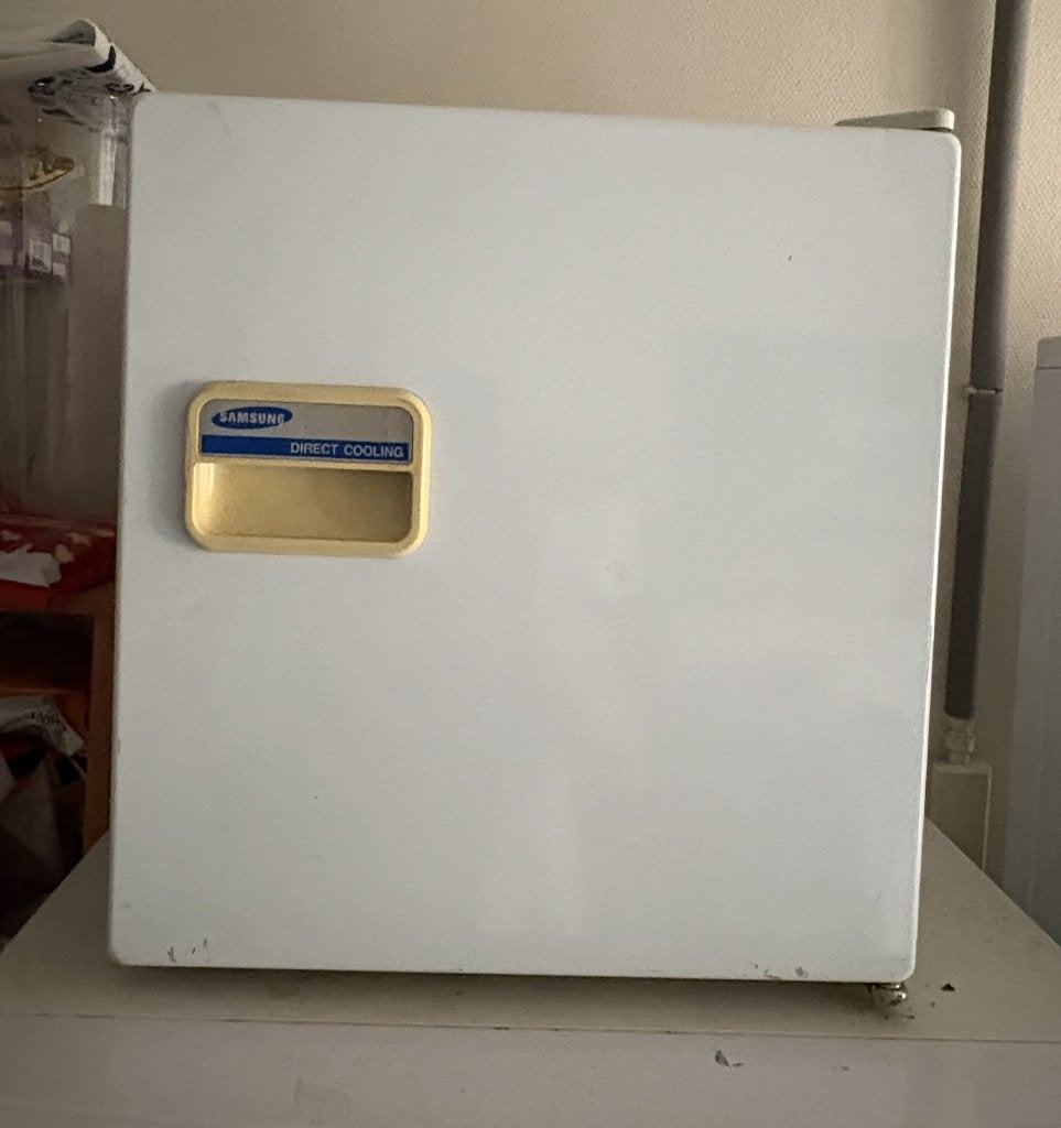 koelkast klein -Samsung, Ophalen, Met vriesvak, Minder dan 45 cm, Minder dan 85 cm