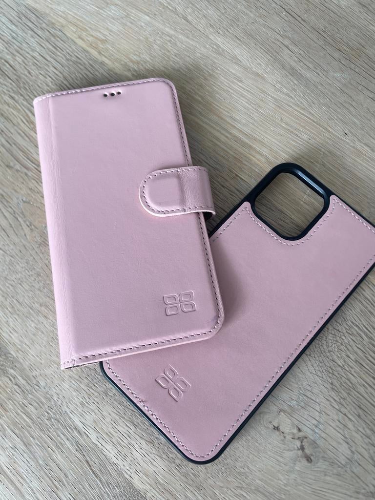 Roze iPhone 12 Hoesje nieuwstaat 2 in 1met Kaartvakken, Telecommunicatie, Ophalen of Verzenden, Zo goed als nieuw, IPhone 13 Pro Max