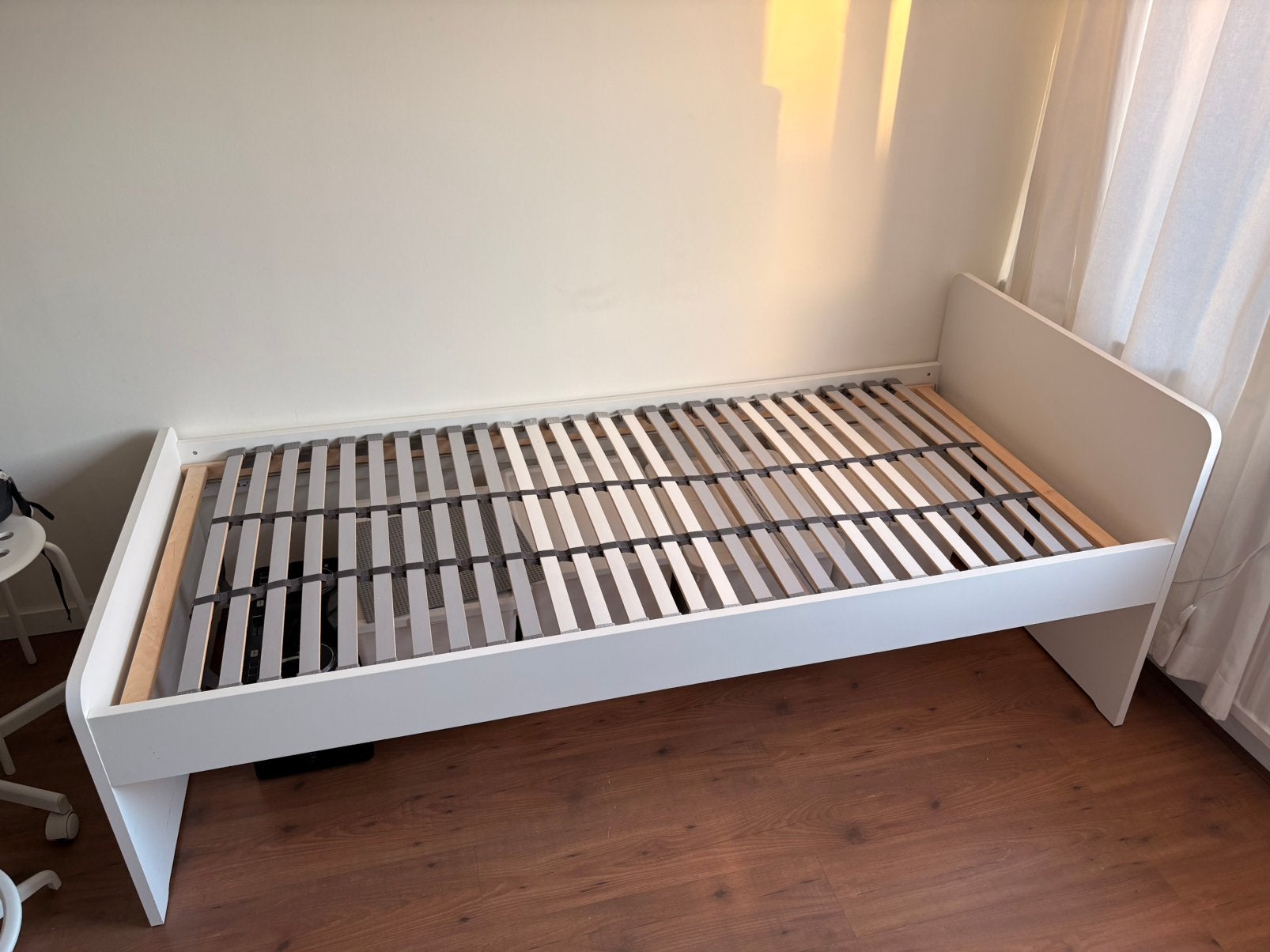 Ikea slakt bedframe + lattenbodem wit 90/200, Ophalen, Gebruikt, 90 cm, Eenpersoons