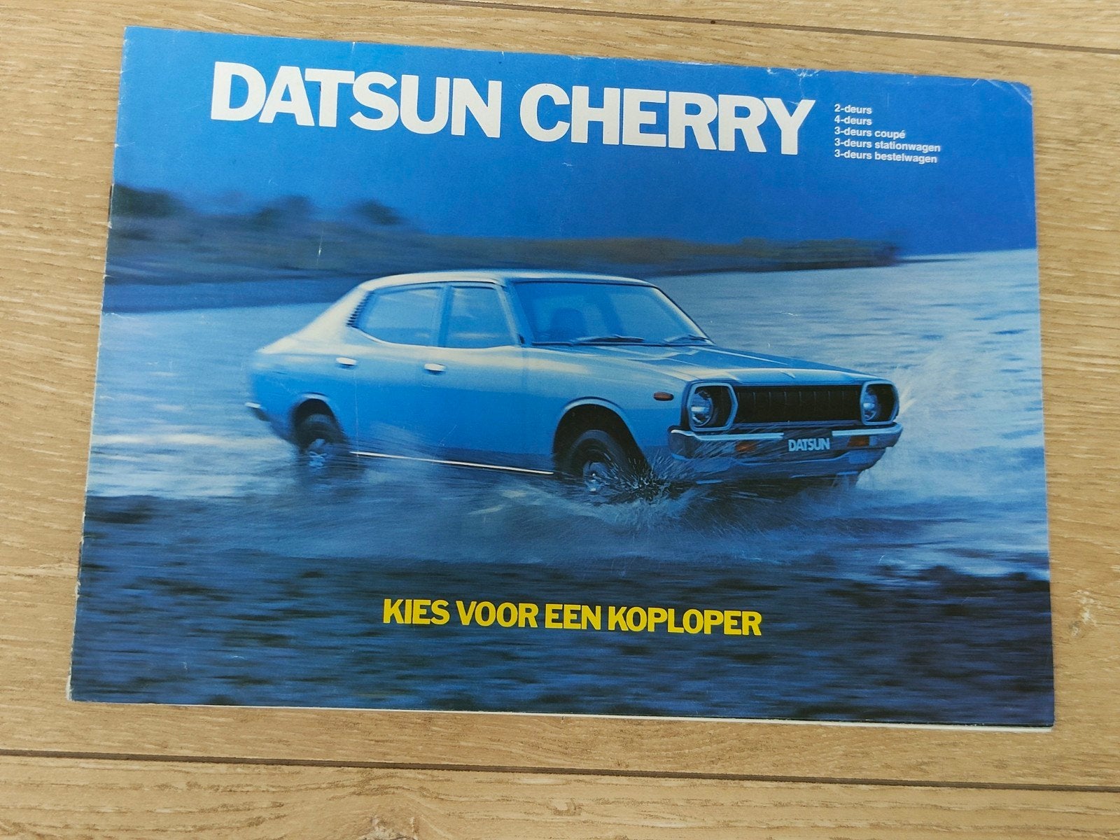 Autofolder Datsun Cherry, Ophalen of Verzenden, Zo goed als nieuw, Nissan