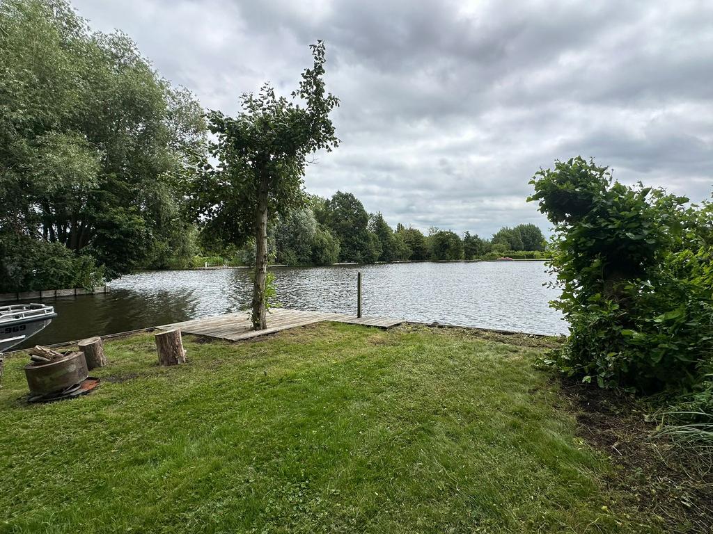 Te koop prachtig eiland Westeinderplassen Aalsmeer