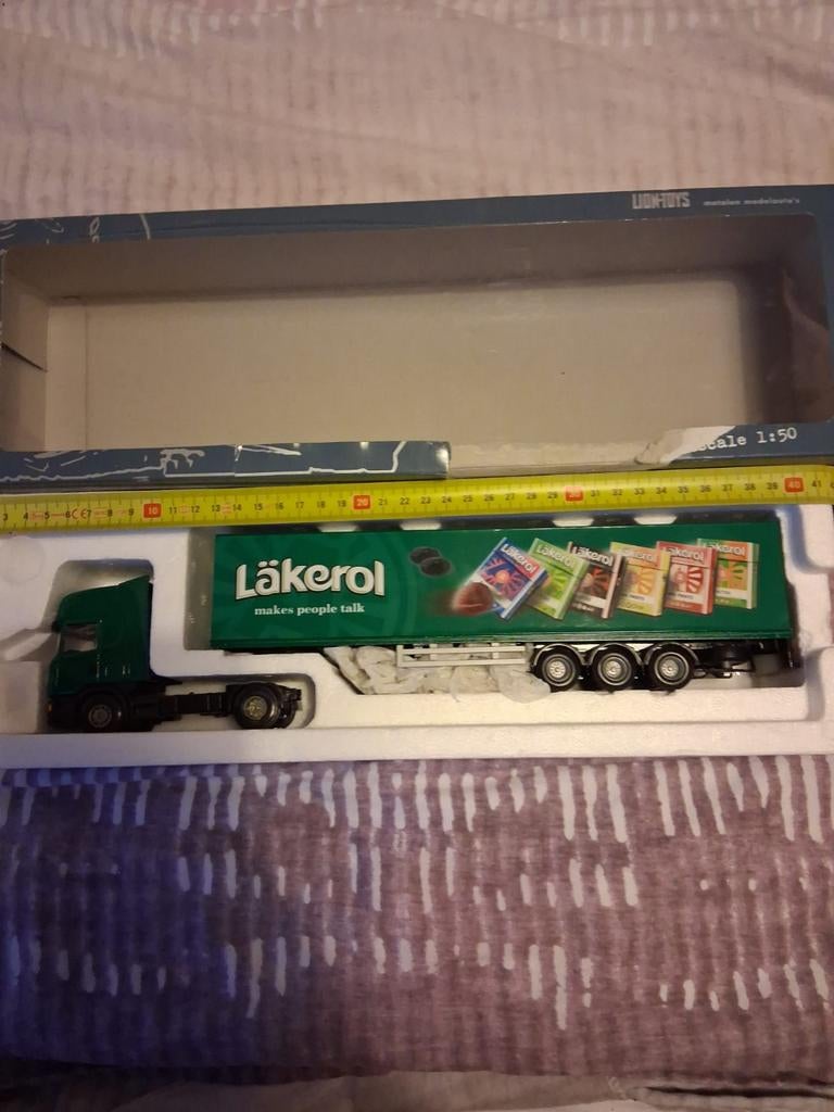 Lion Toys Läkerol Vrachtwagen Model 1:50, Ophalen of Verzenden, Zo goed als nieuw, Bus of Vrachtwagen