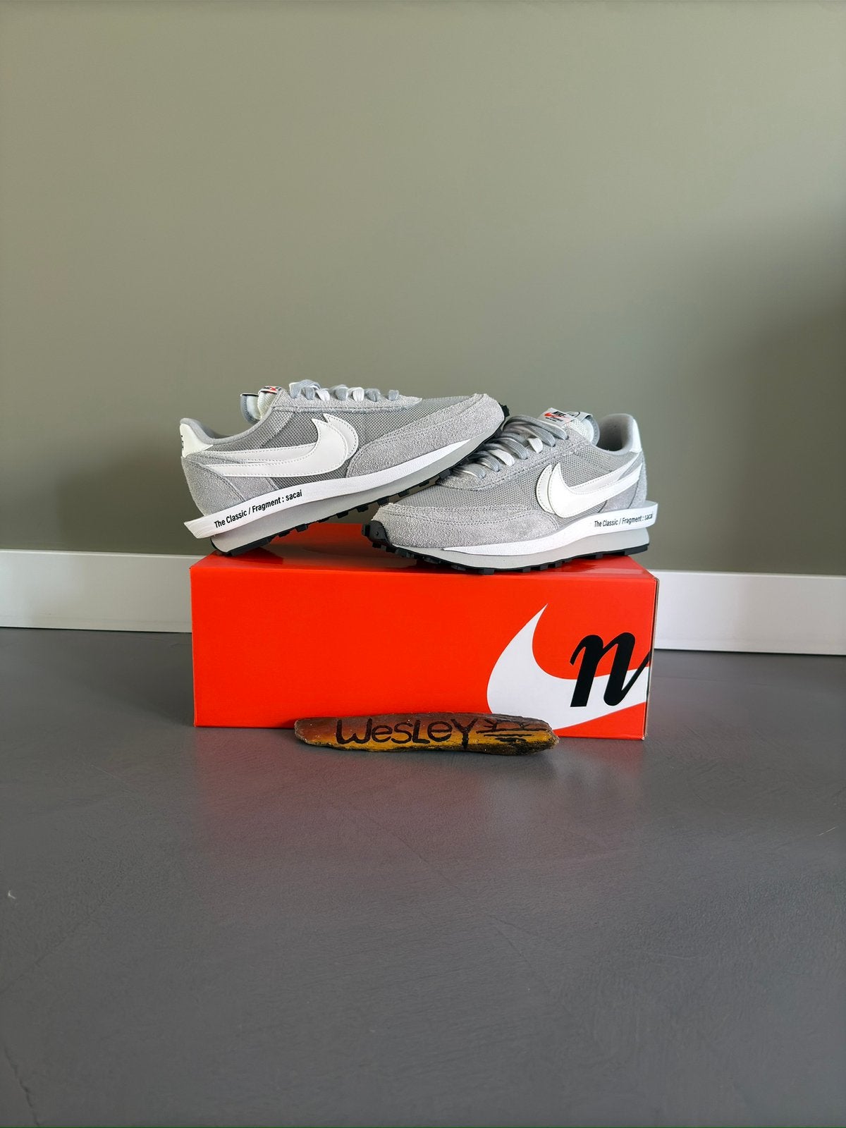 Nike LD Waffle “Sacai x Fragment Grey” US9.5/EU43, Kleding | Heren, Overige kleuren, Nieuw, Ophalen of Verzenden, Sneakers of Gympen