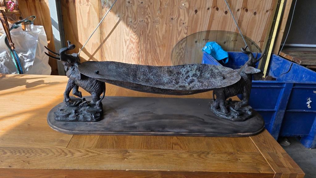 Antieke bronzen schaal met twee olifanten, Ophalen of Verzenden