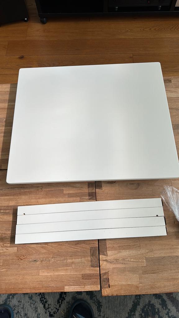 Kindertafel 59x50cm Kritter Ikea 2 stuks, Kinderen en Baby's, Kinderkamer | Tafels en Stoelen, Ophalen, Zo goed als nieuw, Tafel(s) en Stoel(en)