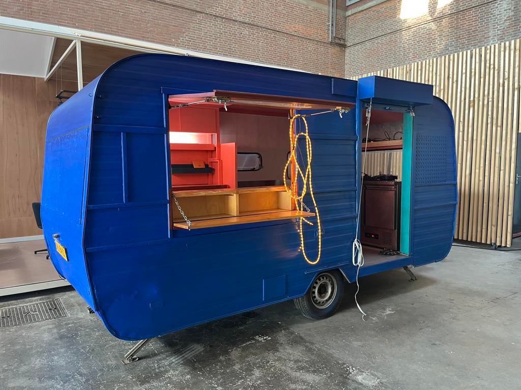 Kleurvolle vintage food/bar/coffee caravan, Ophalen