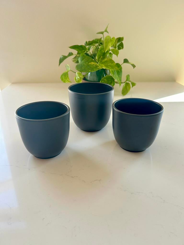 3 zwarte bloempotten dia 12 - 13,5 cm Nieuwstaat, Ophalen, Steen, Rond, Binnen