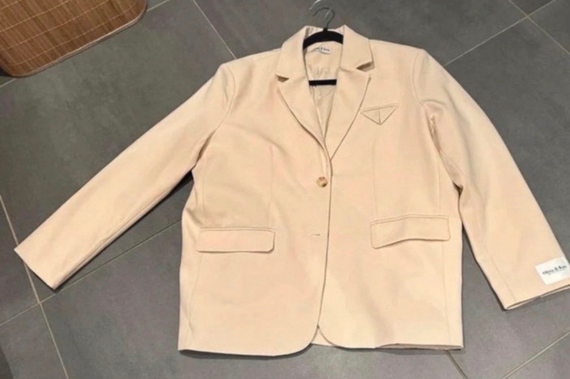 Olivia & Kate Beige Blazer Maat M/L, Maat 38/40 (M), Beige, Ophalen of Verzenden, Zo goed als nieuw