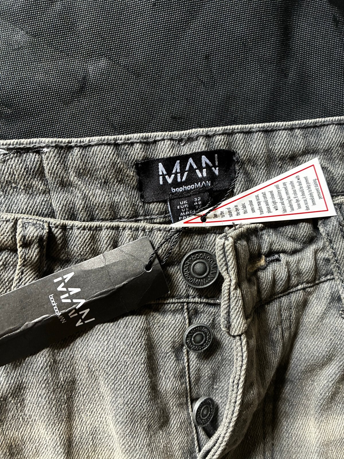 BoohooMAN flared jeans met sterren - Grijs, Ophalen of Verzenden, Nieuw, Grijs, W32 (confectie 46) of kleiner