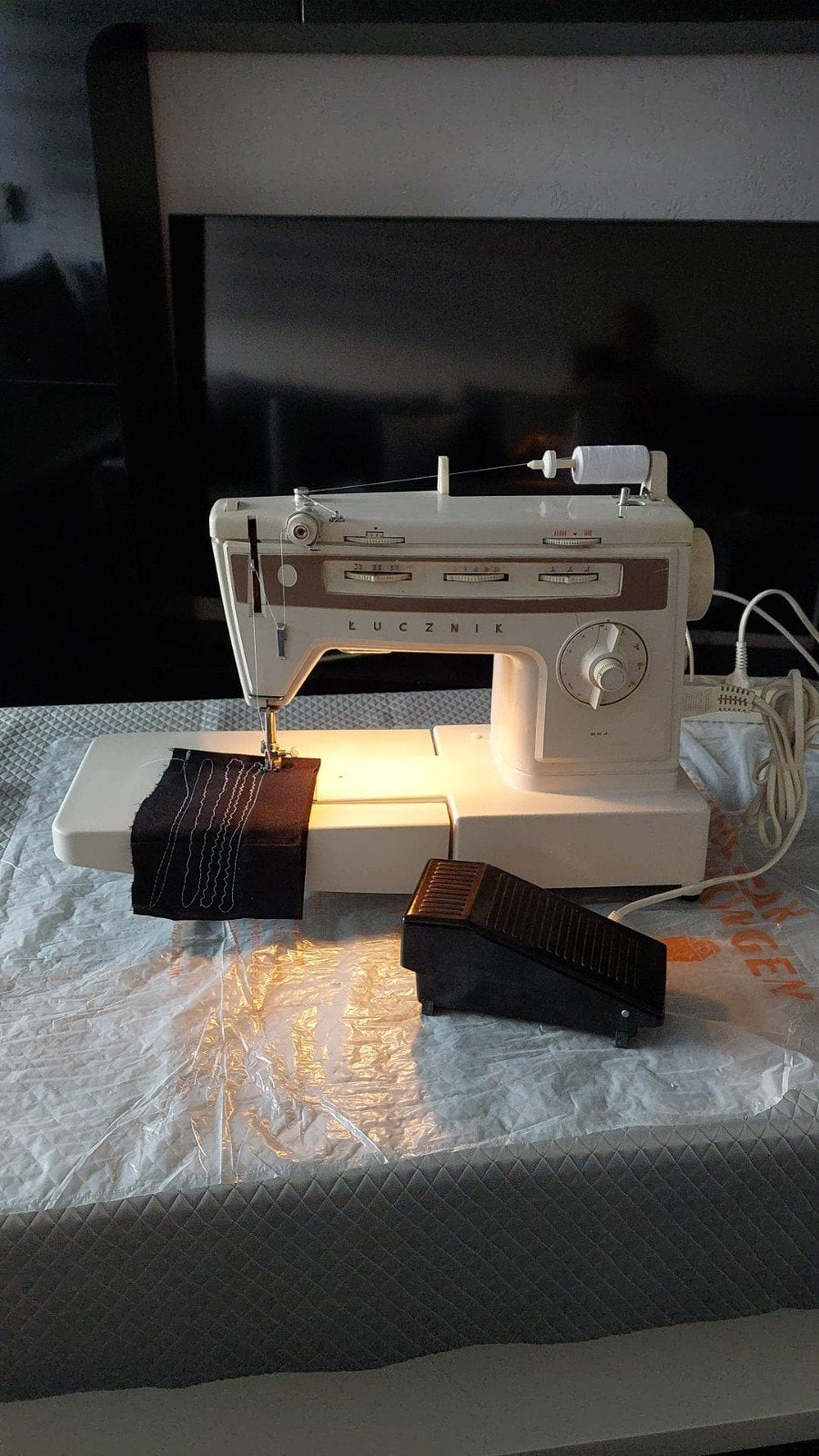 lucznik naaimachine, Ophalen, Zo goed als nieuw, Naaimachine, Overige merken