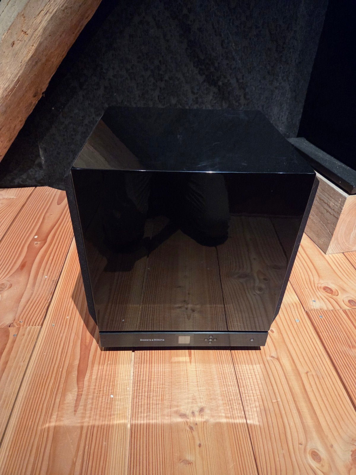 Bowers & Wilkins DB1 High-end subwoofer met klein defect, Gebruikt, Subwoofer, Ophalen, 150 watt of meer