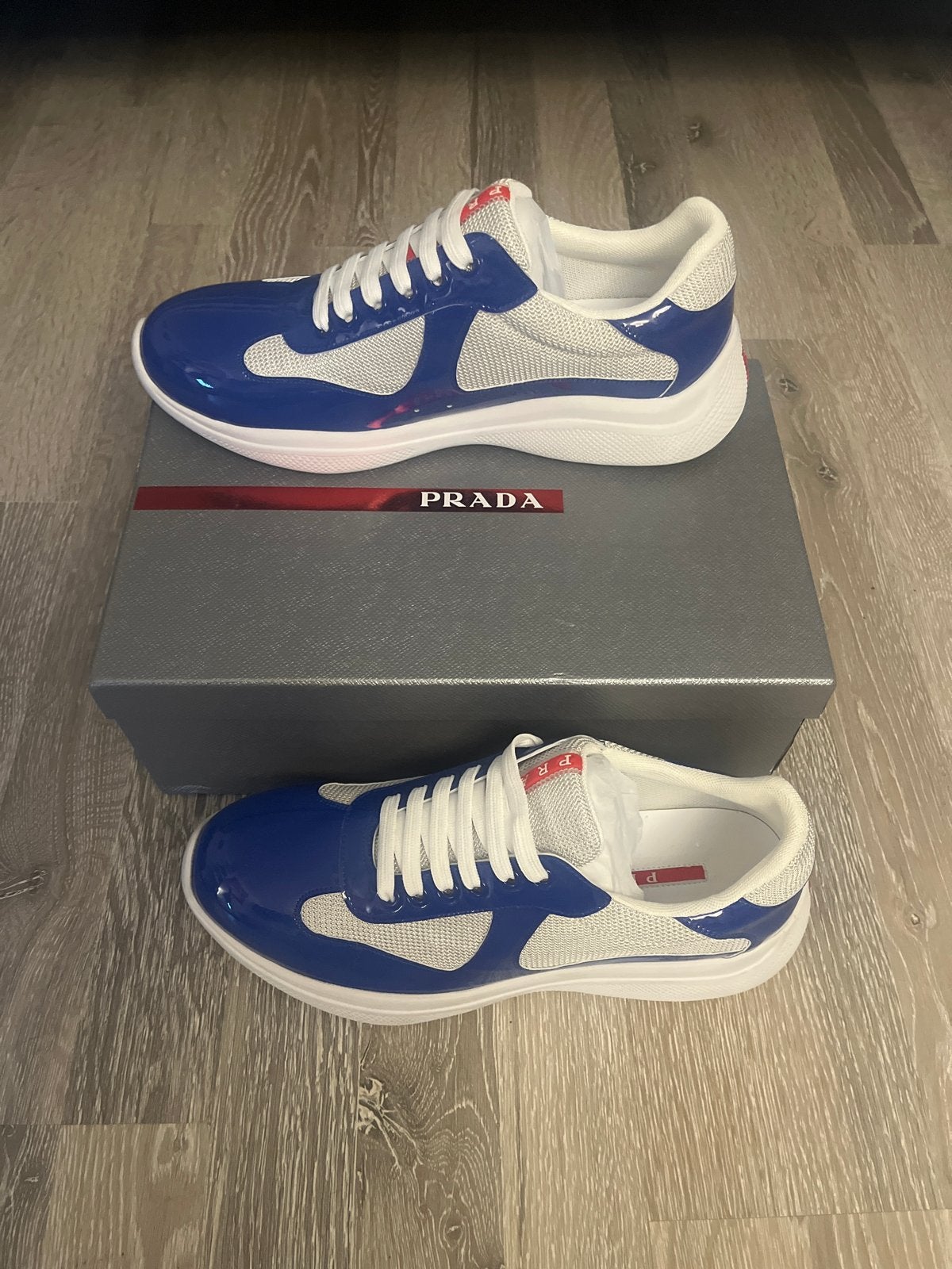 Prada Sneakers - Blauw/Wit - Maat 44 - Zo goed als nieuw, Ophalen of Verzenden, Zo goed als nieuw, Blauw, Sneakers of Gympen