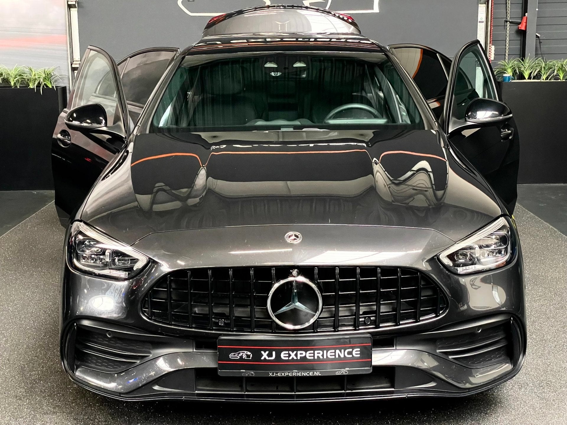 Mercedes-Benz C-klasse 300 e AMG-LINE PANO Burmester 313 PK, Automaat, Achterwielaandrijving, 4 cilinders, 167 km/l