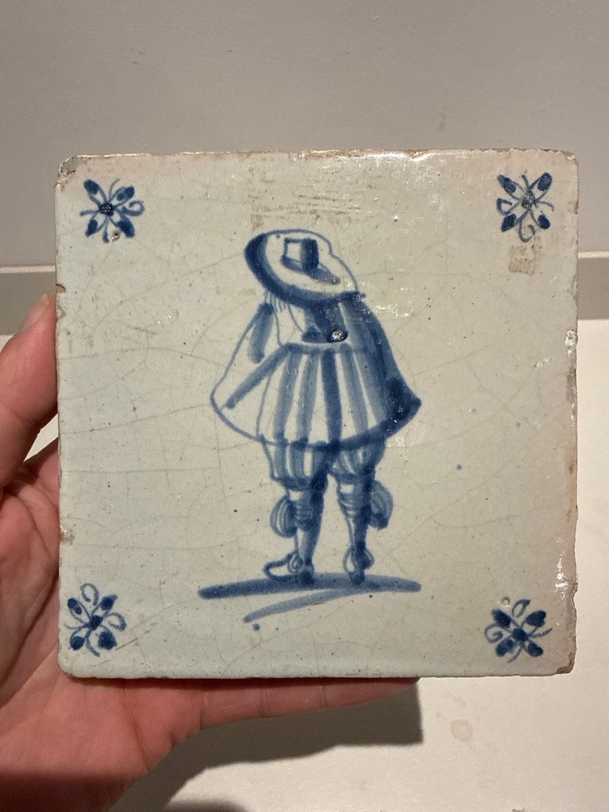 Zeldzame Antieke Delfts Blauwe Figuurtegel - 17e Eeuw, Ophalen of Verzenden