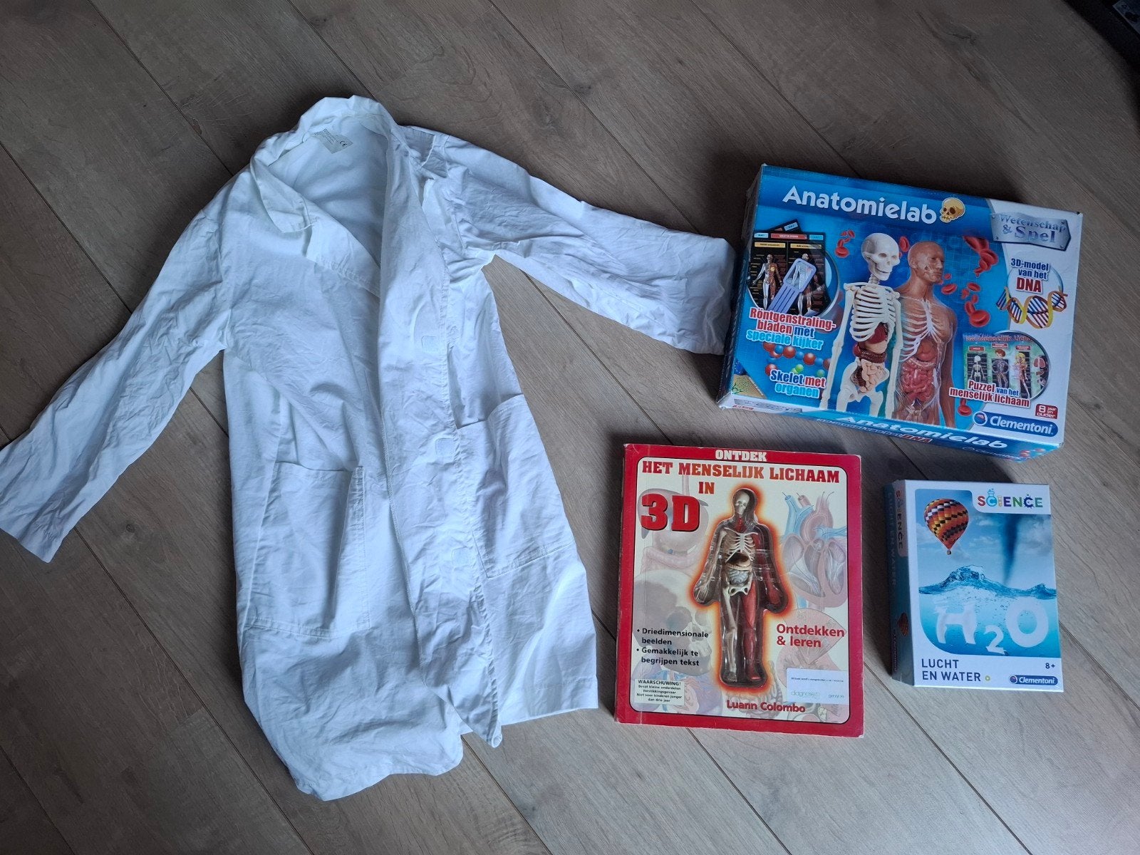 Laboratorium jas en 3 wetenschappelijke spellen, Maat XL, Ophalen of Verzenden, Zo goed als nieuw, Overige