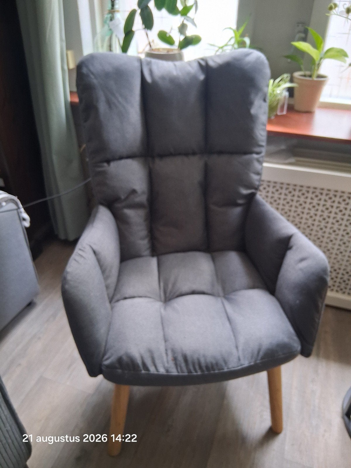 Grijze fauteuil, Ophalen, 75 tot 100 cm, 50 tot 75 cm