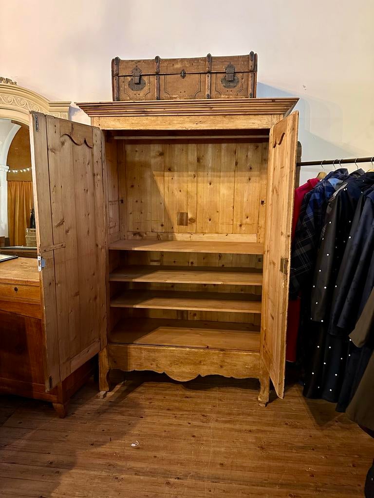 Oude houten kast met planken, Antiek en Kunst, Antiek | Meubels | Kasten, Ophalen