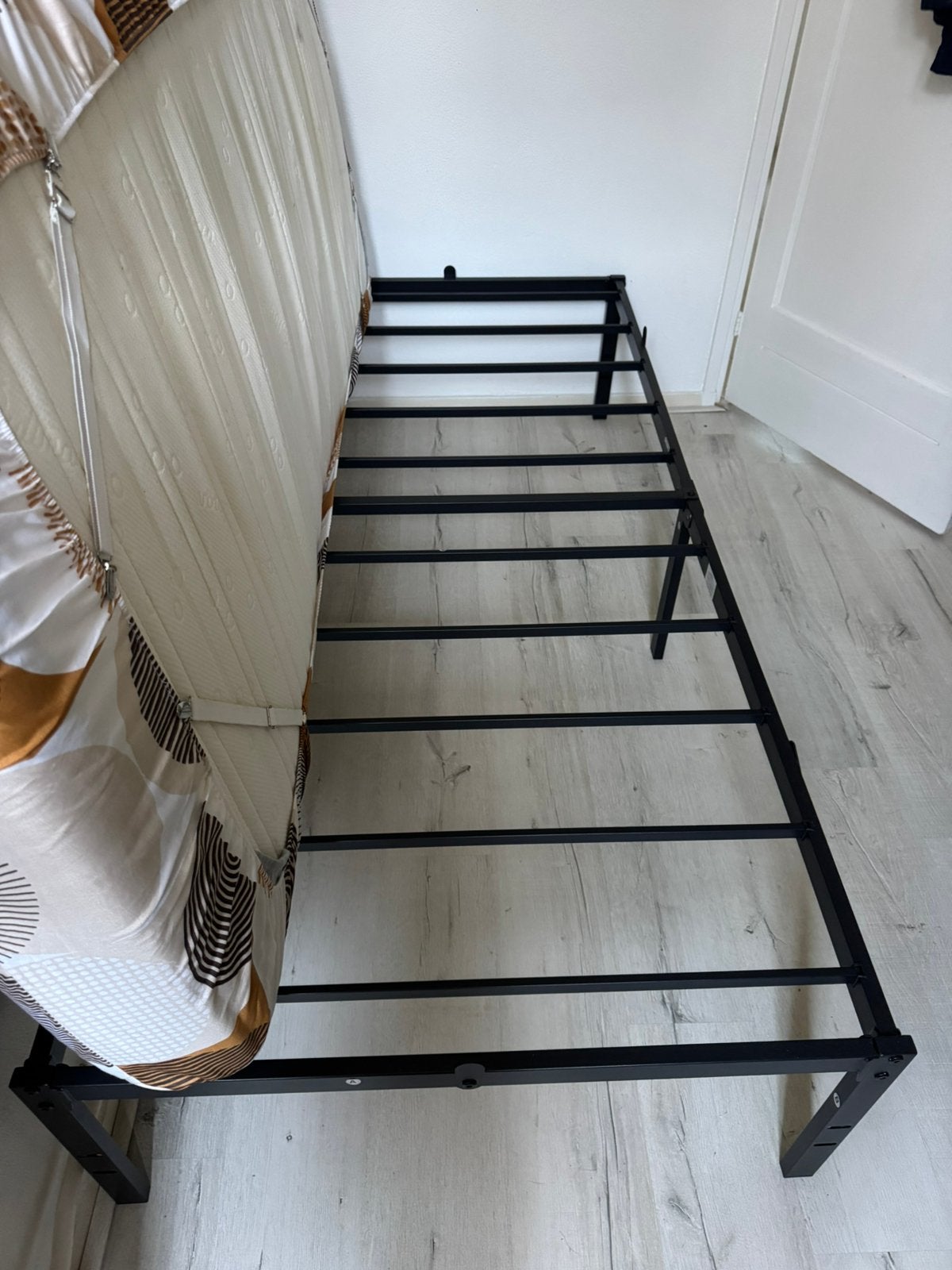 VASAGLE Metalen Bed 90x200 - Zwart - 2 Maanden Oud, Ophalen, Eenpersoons, Zwart, Dekbedovertrek