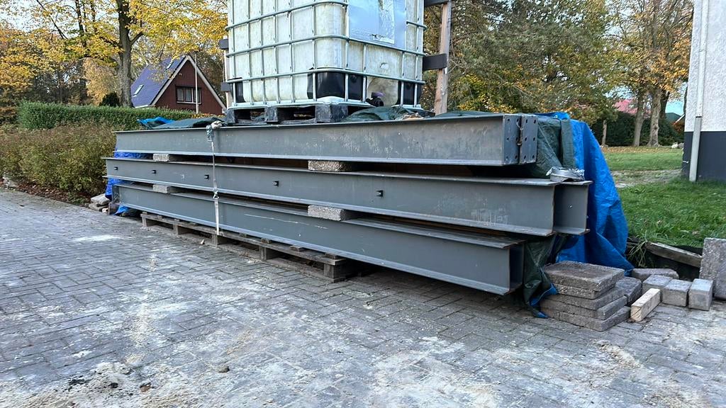 2x 480 cm ipe 220 staal, Doe-het-zelf en Verbouw, Metalen, Ophalen of Verzenden, Zo goed als nieuw