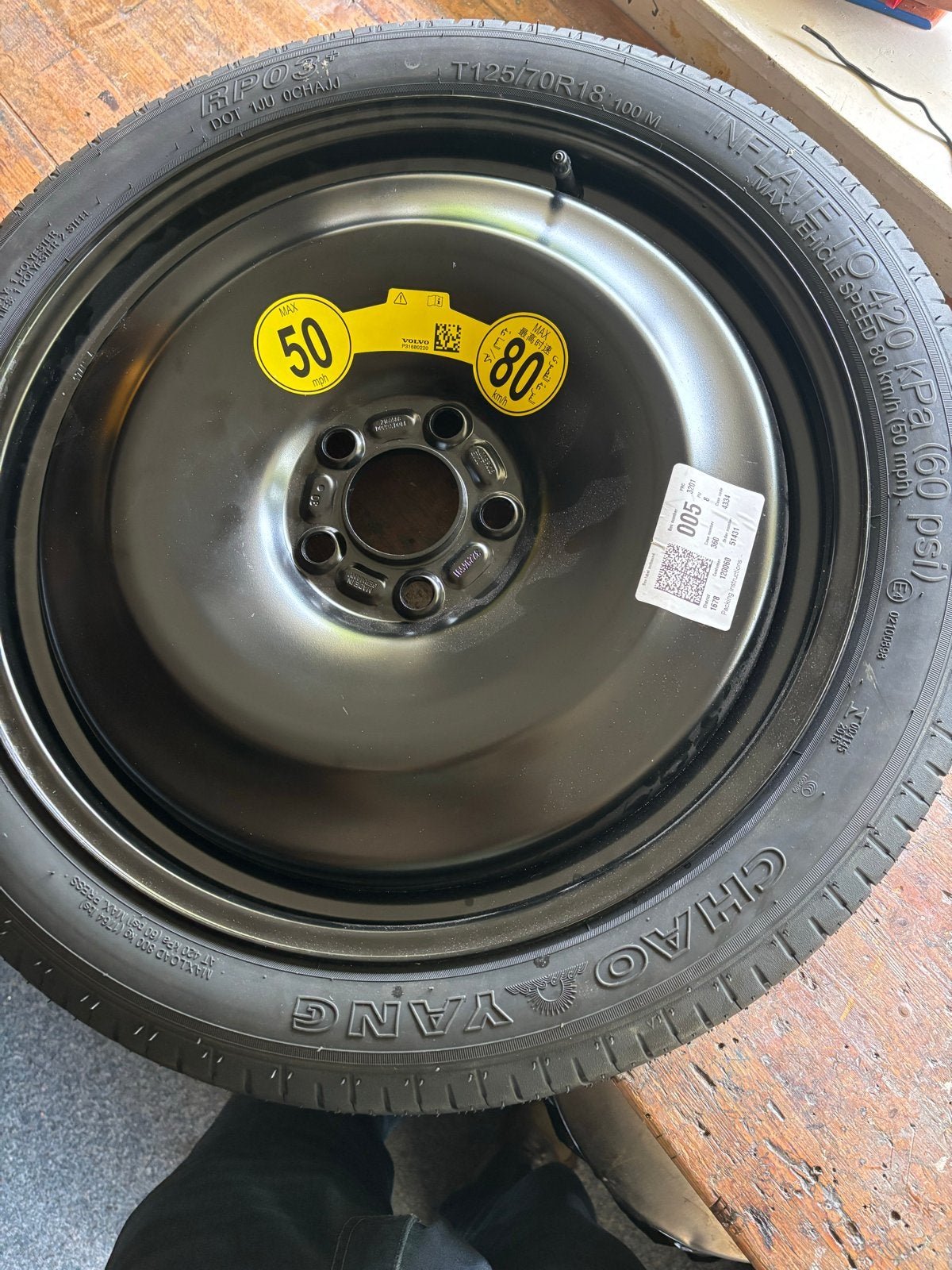 Thuiskomer Volvo XC60 - Gloednieuw en Origineel Volvo, Auto-onderdelen, Banden en Velgen, 18 inch, Banden en Velgen, Nieuw, Ophalen of Verzenden