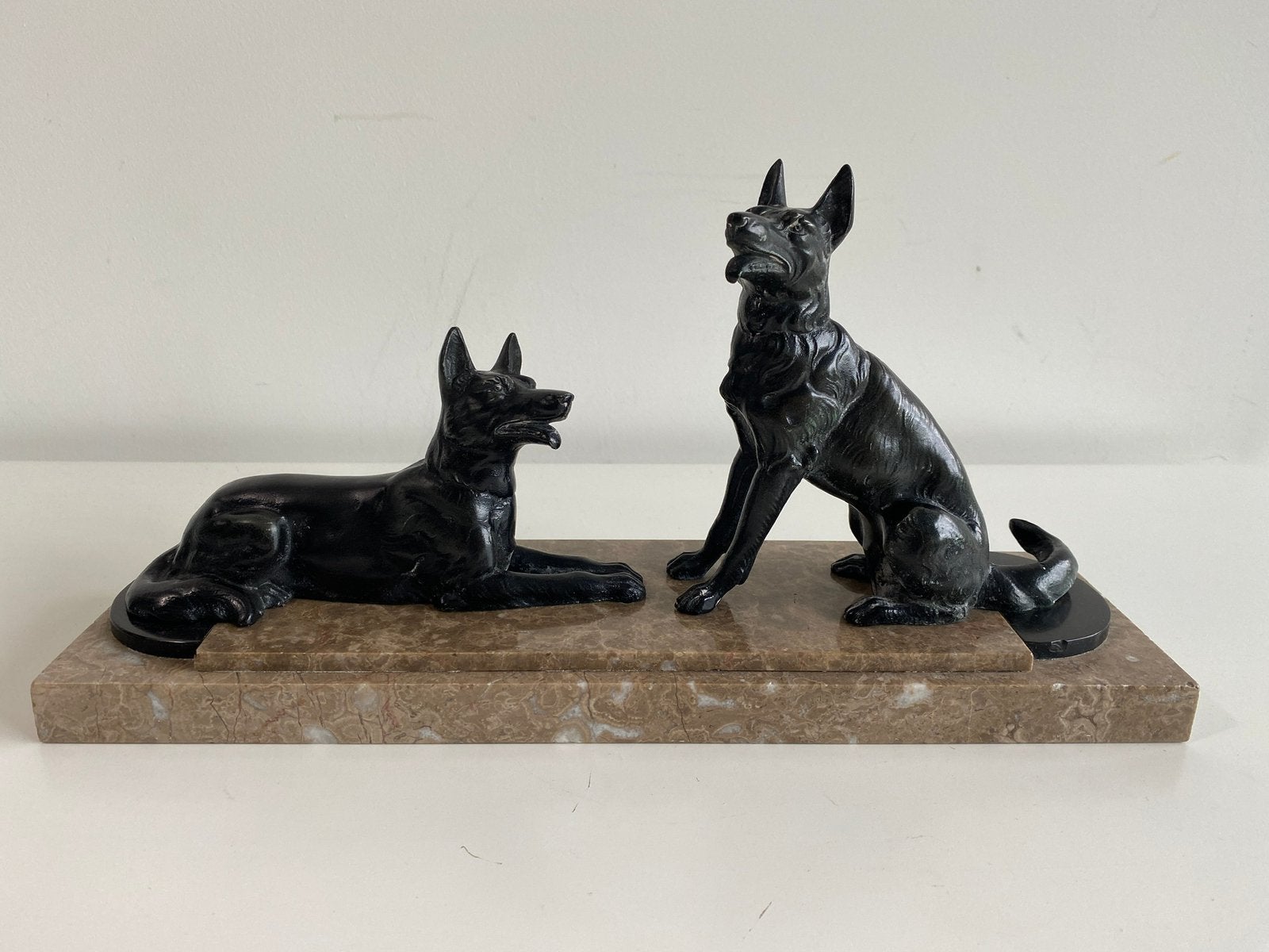 Art Deco beeld met 2 herdershonden, Antiek en Kunst, Ophalen of Verzenden