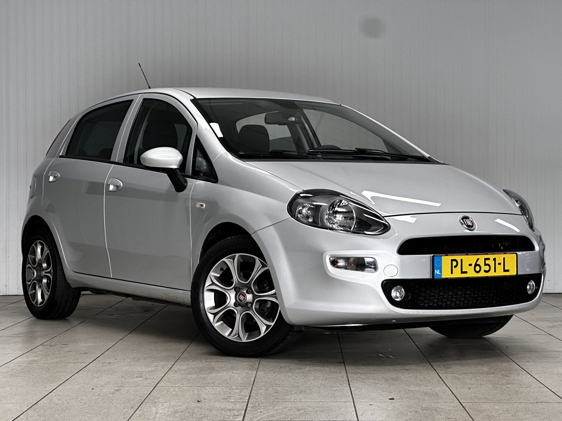 Fiat Punto Evo 0.9 TwinAir Sempre/ 5-Drs/ 16'' LMV/ Navi/ Cl, Auto's, Fiat, Voorwielaandrijving, Gebruikt, 49 €/maand, Origineel Nederlands