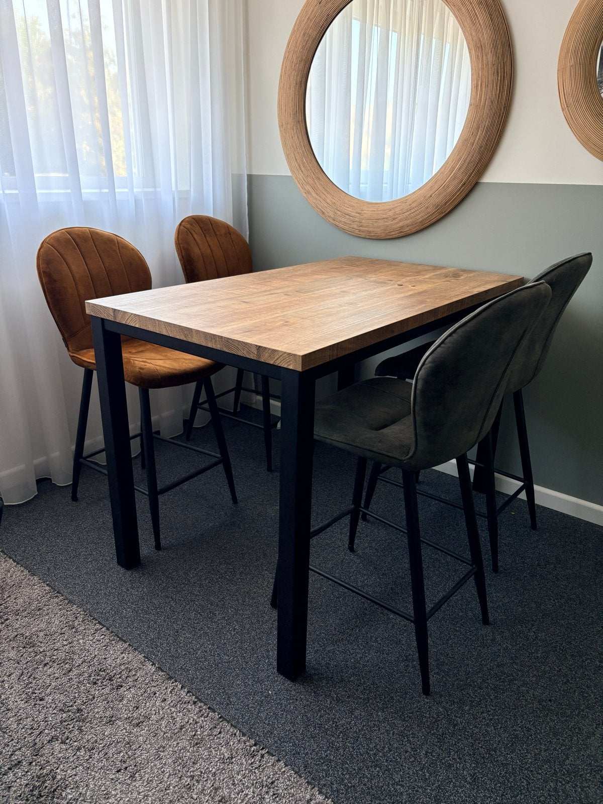 Moderne bartafel mango met 4 stoelen - Zo goed als nieuw, Huis en Inrichting, Tafels | Eettafels, 100 tot 150 cm, Zo goed als nieuw