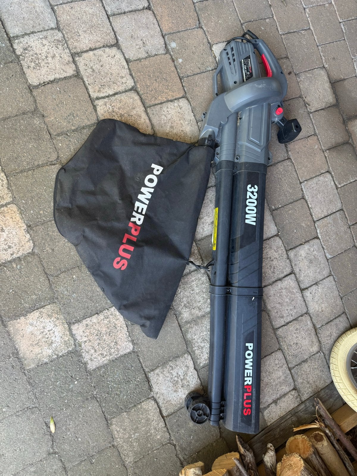 [gratis] Powerplus 3200W Bladblazer met Zuig/Versnipper, Ophalen, Gebruikt, Handgedragen, Met opvangzak