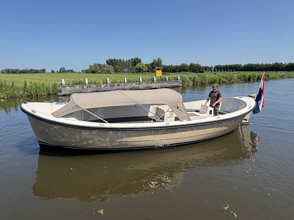 Stil Sloep (cabin) 9.30   15 Kw Elek. met toilet achter deur, Watersport en Boten, 9 m, Elektrisch, Polyester, 3 m