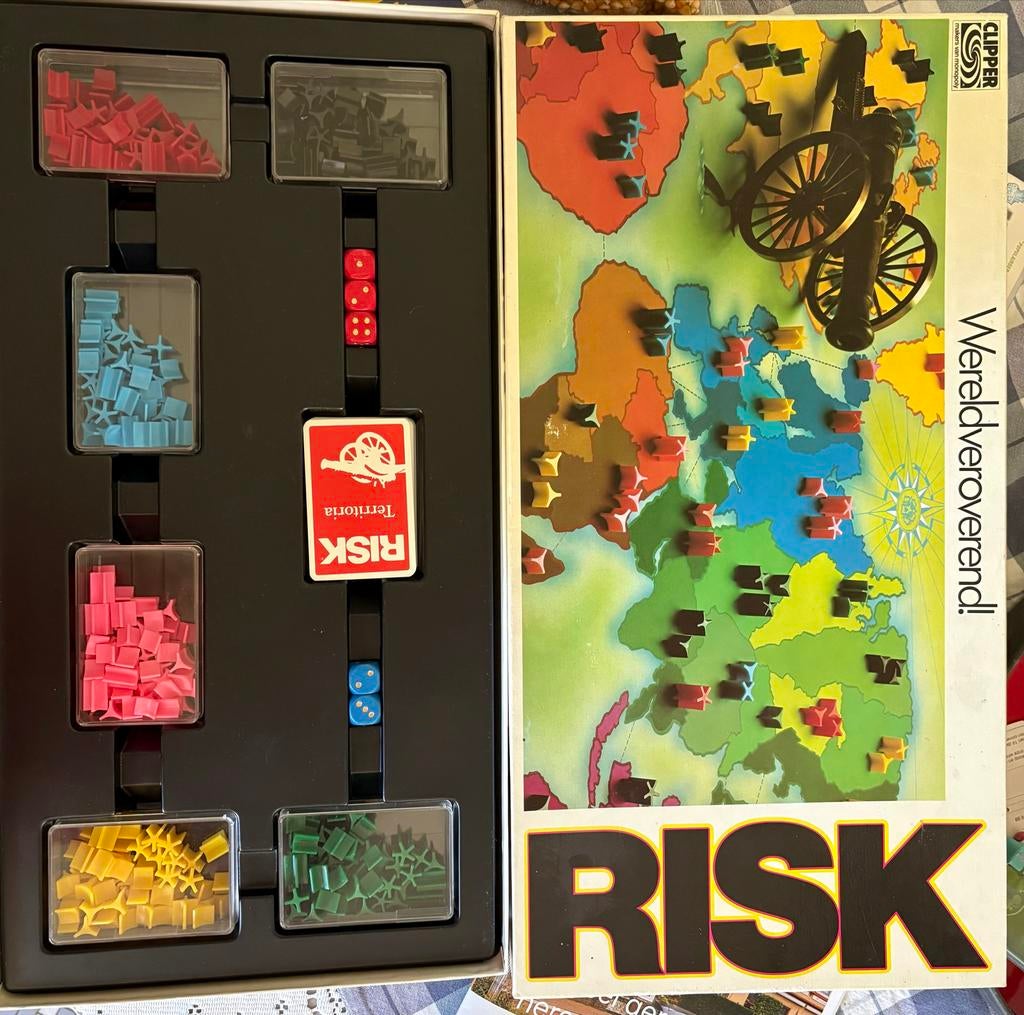 Risk bordspel uit 1982 - Clipper Spellen (Witte doos), Drie of vier spelers, Ophalen, Zo goed als nieuw