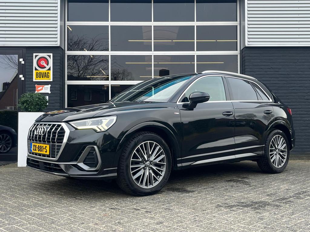 Audi Q3 35 TFSI 3x S Line Pro Automaat, Pano, CarPlay, Camer, Lichtsensor, 4 cilinders, 150 pk, Leder en Stof