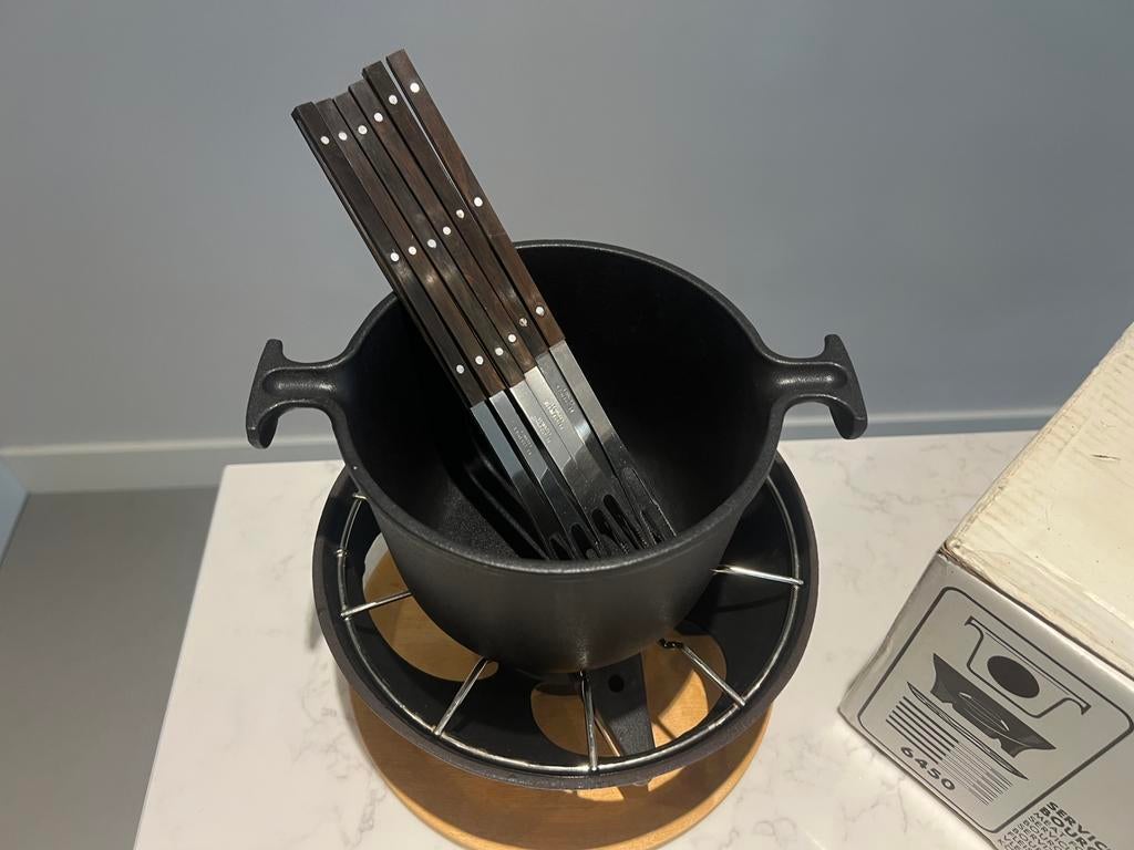 Le Creuset fondueset La Mama mat zwart als nieuw, Brander, Fondueset, Ophalen of Verzenden, Zo goed als nieuw