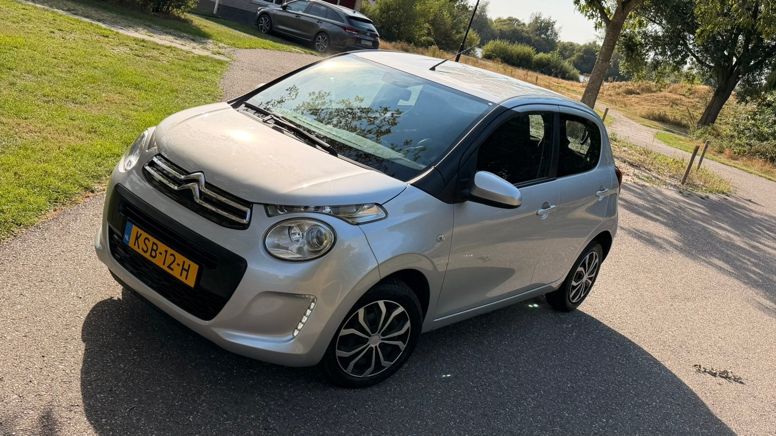 Citroën C1 1.0 VTI 68 ETG 5-DRS 2016 Grijs, Auto's, Voorwielaandrijving, 4 stoelen, C1, 24 km/l