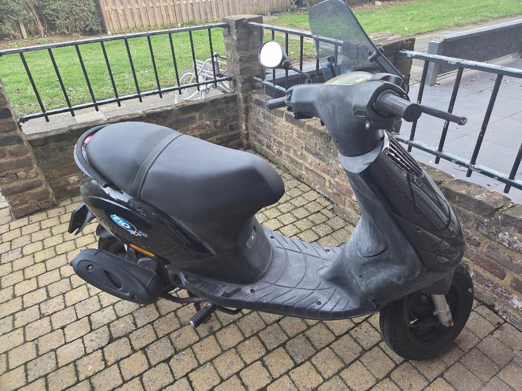 Piaggo zip, Fietsen en Brommers, Scooters | Piaggio, Ophalen, Gebruikt, Maximaal 45 km/u, Zip