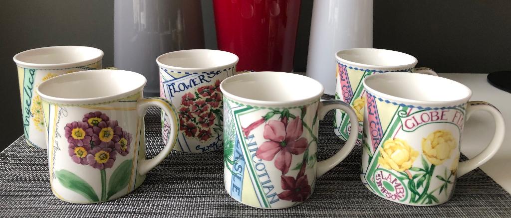 Villeroy & Boch mokken met bloemen - Spring, Huis en Inrichting, Keuken | Servies, Nieuw, Kop(pen) en/of Schotel(s), Overige stijlen