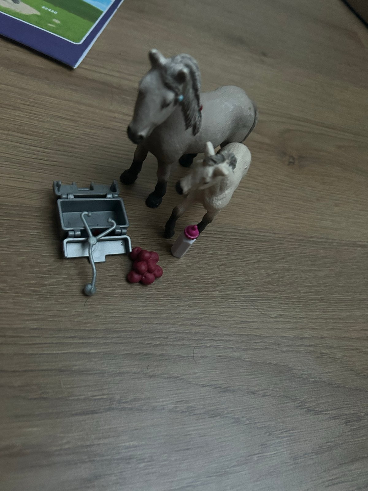 Schleich paard met veulen en dierenarts set, Ophalen of Verzenden, Zo goed als nieuw, Jongen of Meisje
