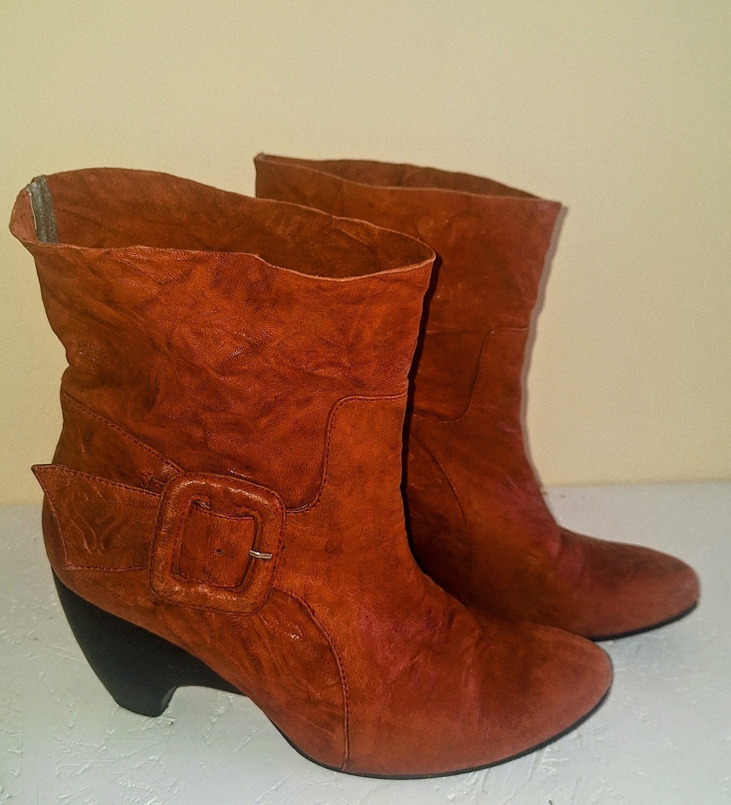 Rode leren enkellaarsjes, Smug Shoes, 37, Kleding | Dames, Lage of Enkellaarzen, Ophalen of Verzenden, Gedragen, Rood