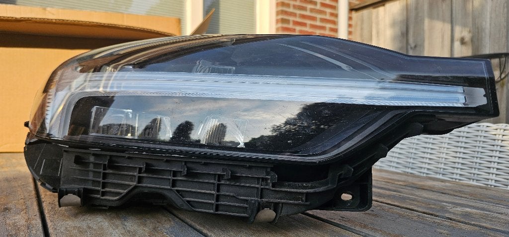 Volvo XC60 2022 Rechter Koplamp LED Origineel OEM, Ophalen of Verzenden, Gebruikt, Volvo