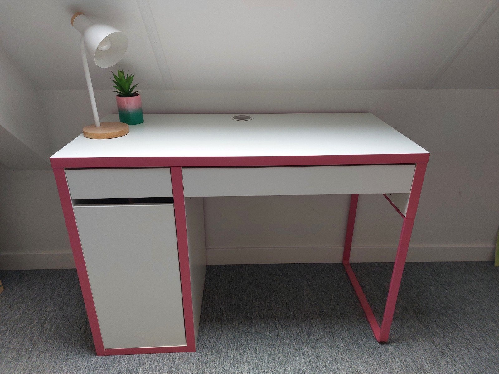 Ikea bureau wit met roze, Ophalen, Gebruikt, IKEA
