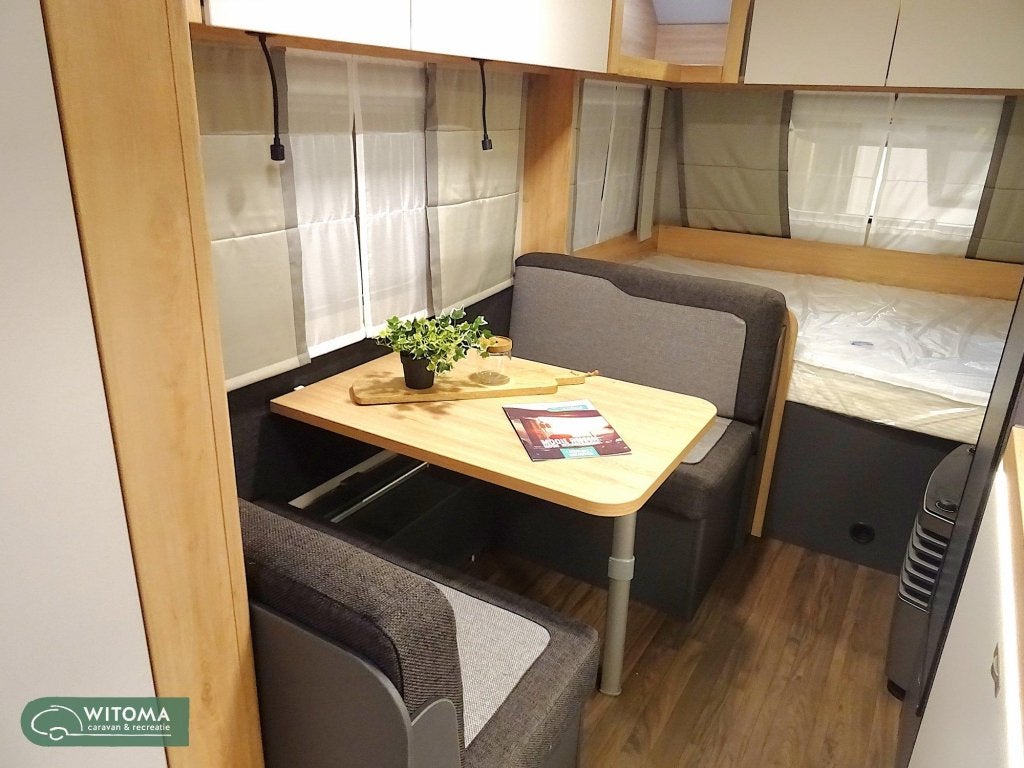Knaus Sport 500 QDK SALE keuze uit 2 stuks, Caravans en Kamperen, Schokbreker, Dwarsbed, Bedrijf, Treinzit