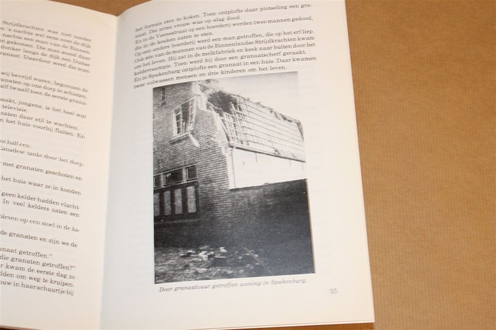5 Bange Jaren — Bunschoten en de Oorlog 1940-1945, Boeken, Ophalen of Verzenden, Gelezen