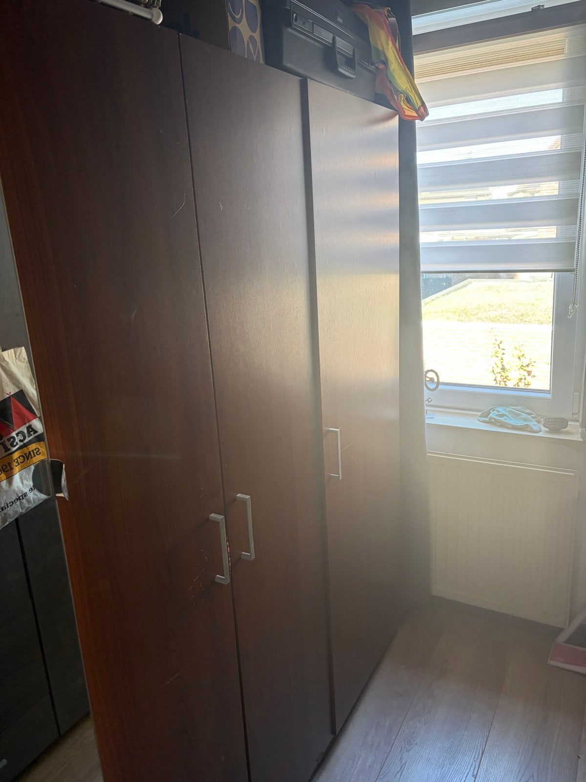 Ruime kledingkast met hang- en legruimte, Ophalen, Met plank(en), Gebruikt, 100 tot 150 cm